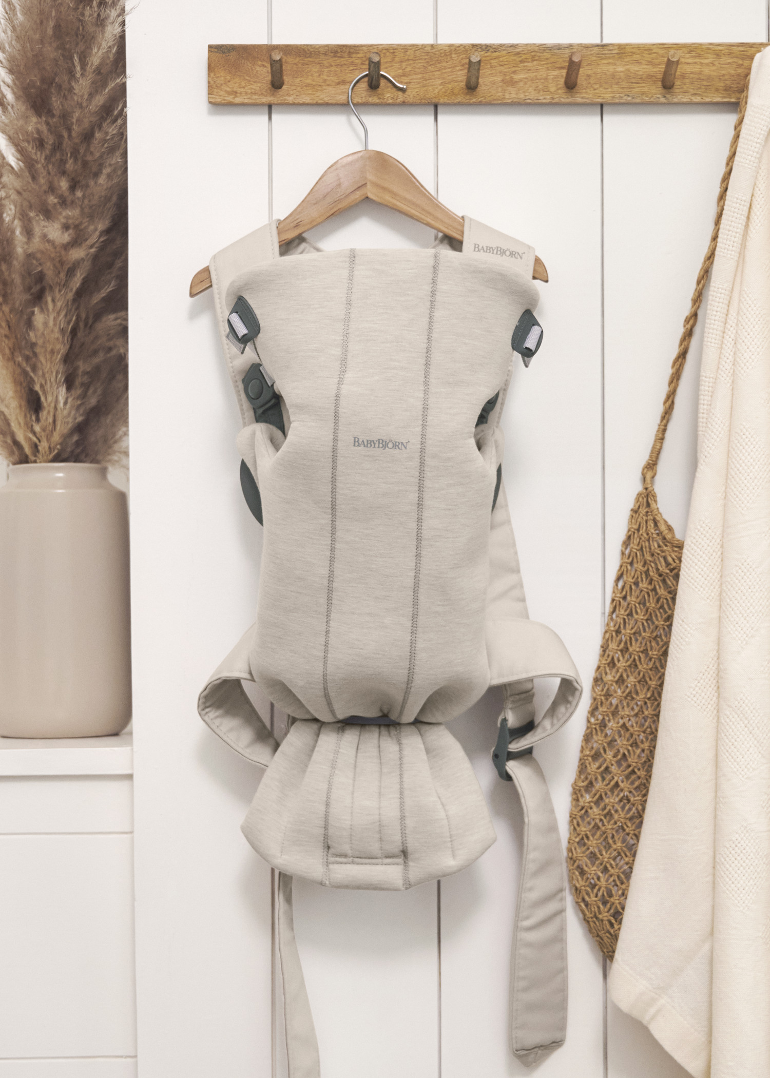 ベビービョルン BabyBjorn ベビービョルン ベビーキャリア ONE KAI Air / ネイビー