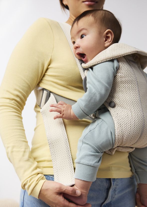 Baby Carrier Mini in cream 3D mesh - Baby facing in