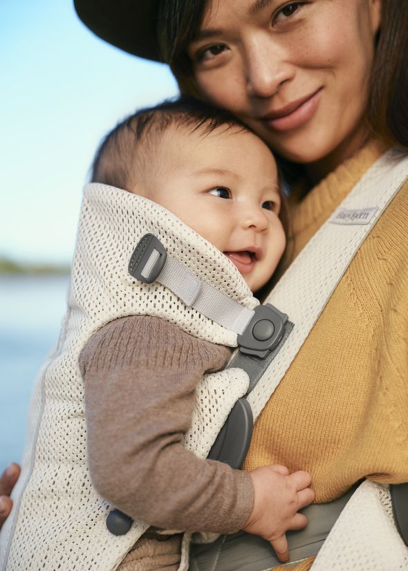 Baby Carrier Mini in cream 3D mesh - BabyBjörn