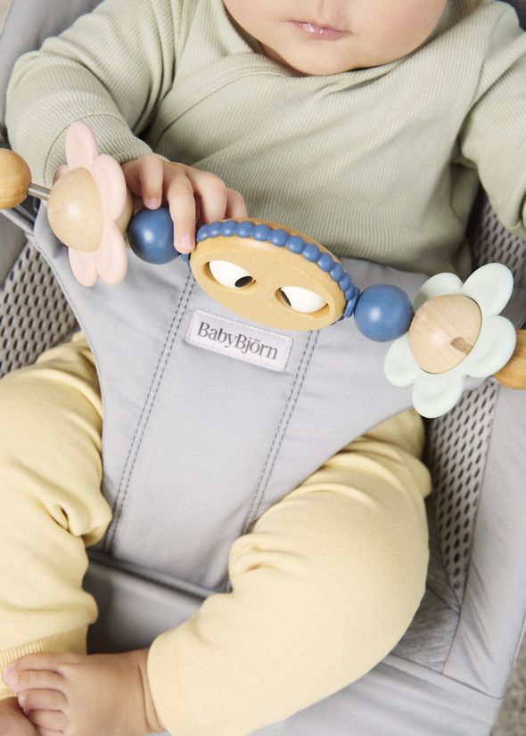 Bouncer Balance Soft in Light grey Woven/Jersey Trifabric with toy bar Googly eyes