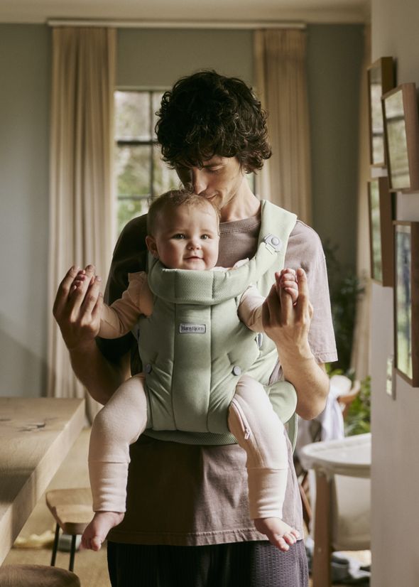 Baby Carrier Hold in light green Soft Brushed Woven - BabyBjörn