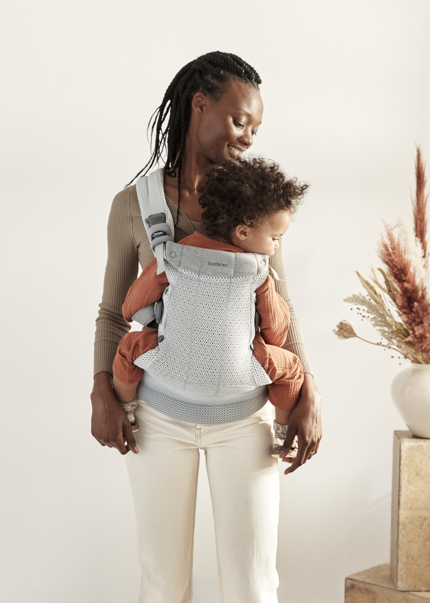 BABYBJÖRN Baby Carrier Harmony ハーモニーシルバー Baby Carrier Harmony—comfy, padded back support | BabyBjörn