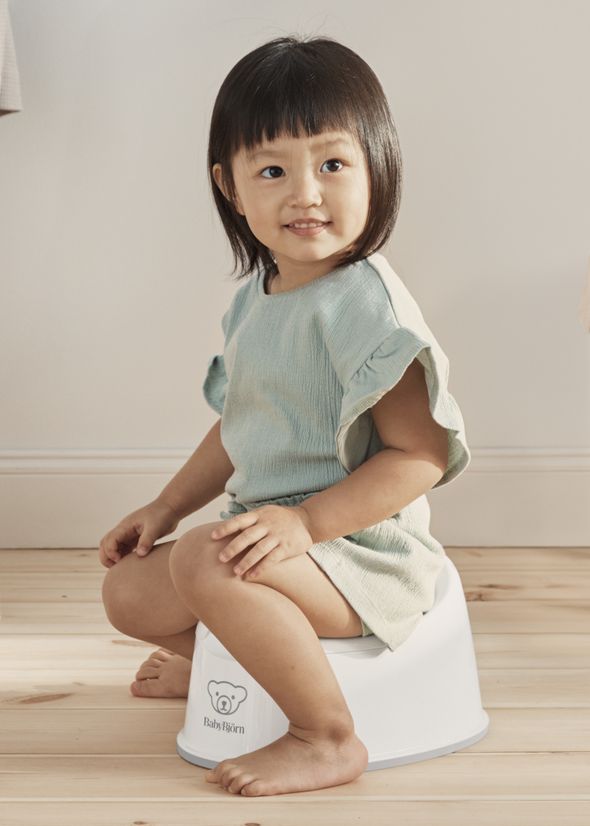 Smart potty in white BPA free plastic - BabyBjörn