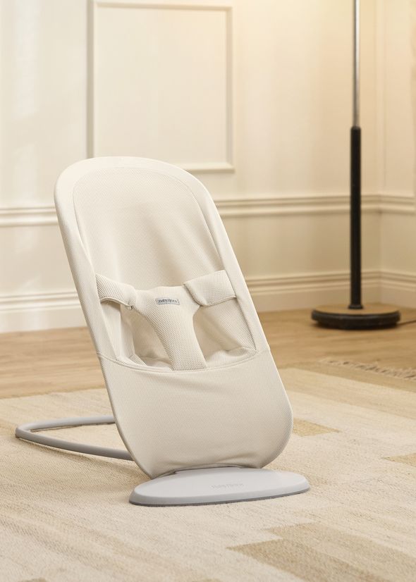 Bouncer Begin in cream airy mesh - BabyBjörn