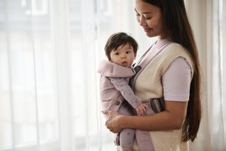 Ergonomics and back support BabyBjorn