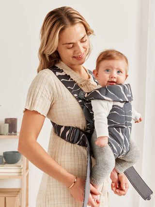 A baby outlet carrier