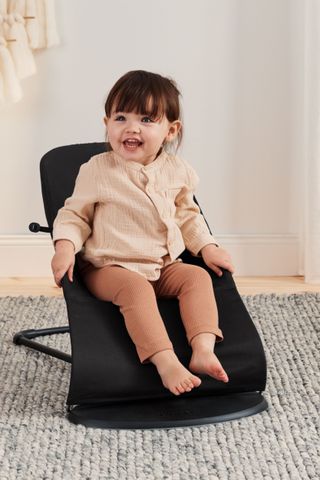 Transat Balance SOFT Noir et Gris foncé - BabyBjörn, en Coton - Le Trésor  de Bébé