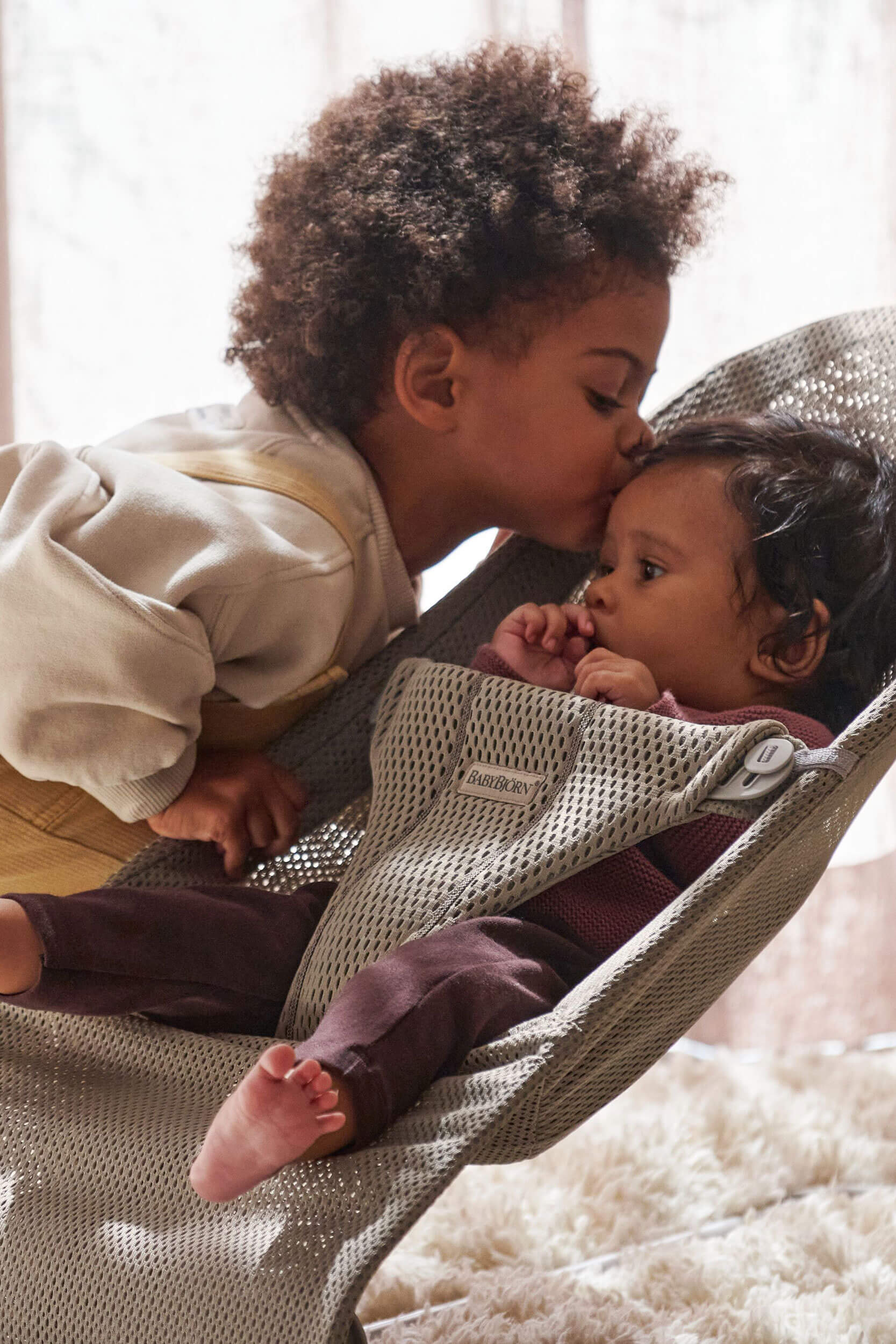 Alternativ bild 1 för BabyBjörn Balance Bliss mesh, grå beige, Grå beige