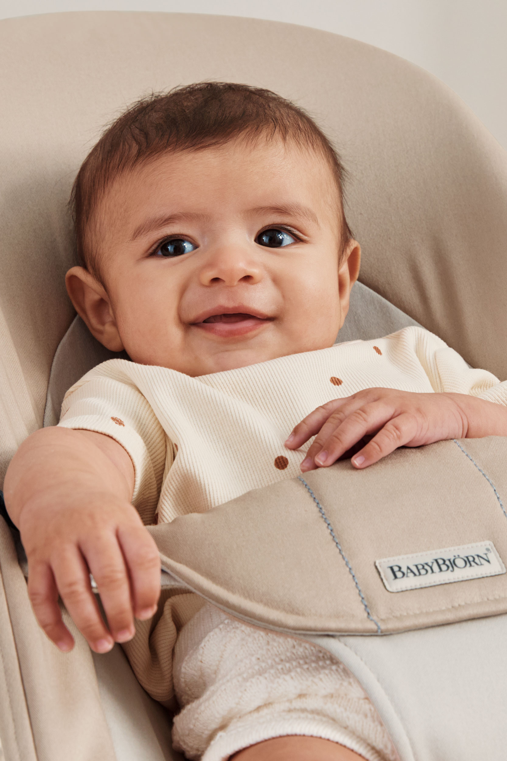 Transat Balance Soft - Kaki/Beige / Tissé / Gris foncé (BabyBjörn) - Image 4