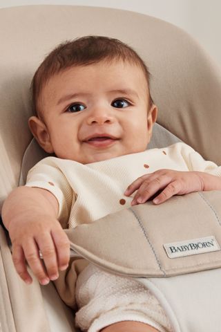 Saco Para Hamaca Babybjörn Piqué Beige con Ofertas en Carrefour