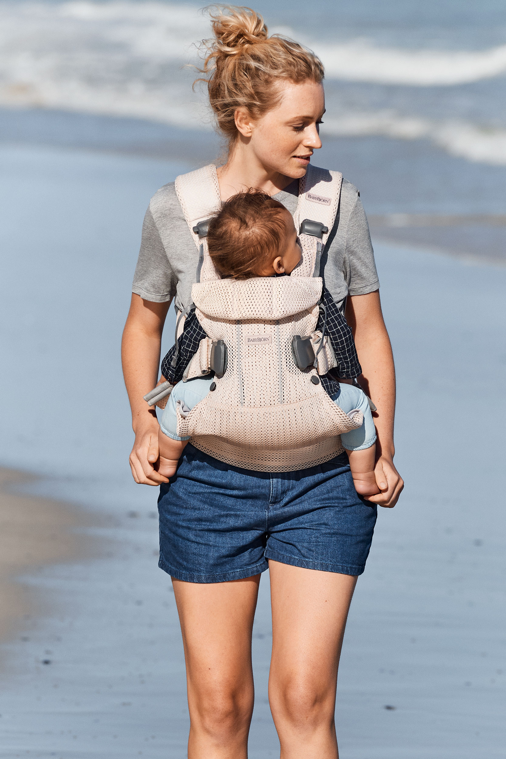Baby Carrier One Air in flexible, airy mesh | BabyBjörn