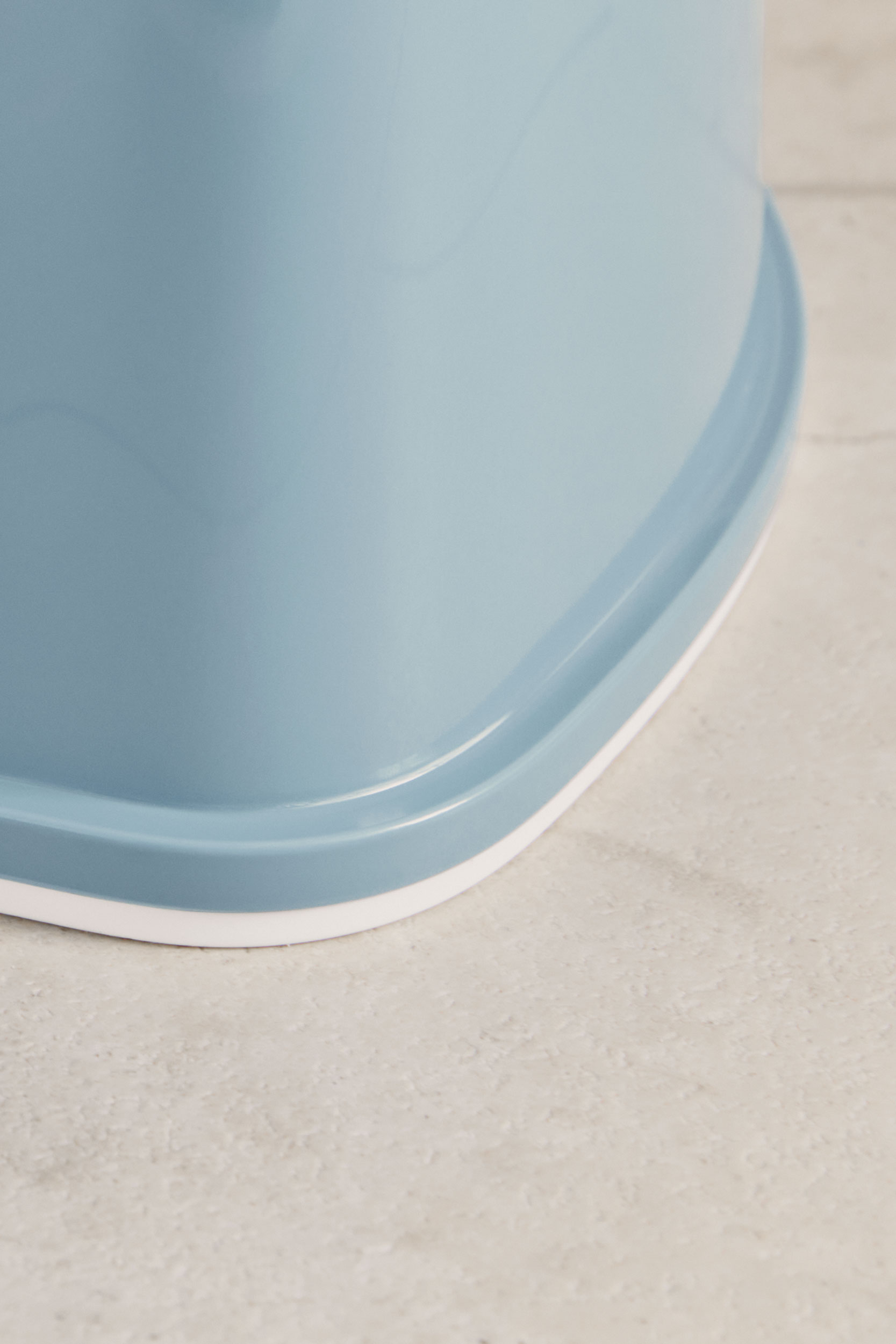 Comfy potty chair in lovely colors | BabyBjörn Comfy potty chair in lovely colors | BabyBjörn