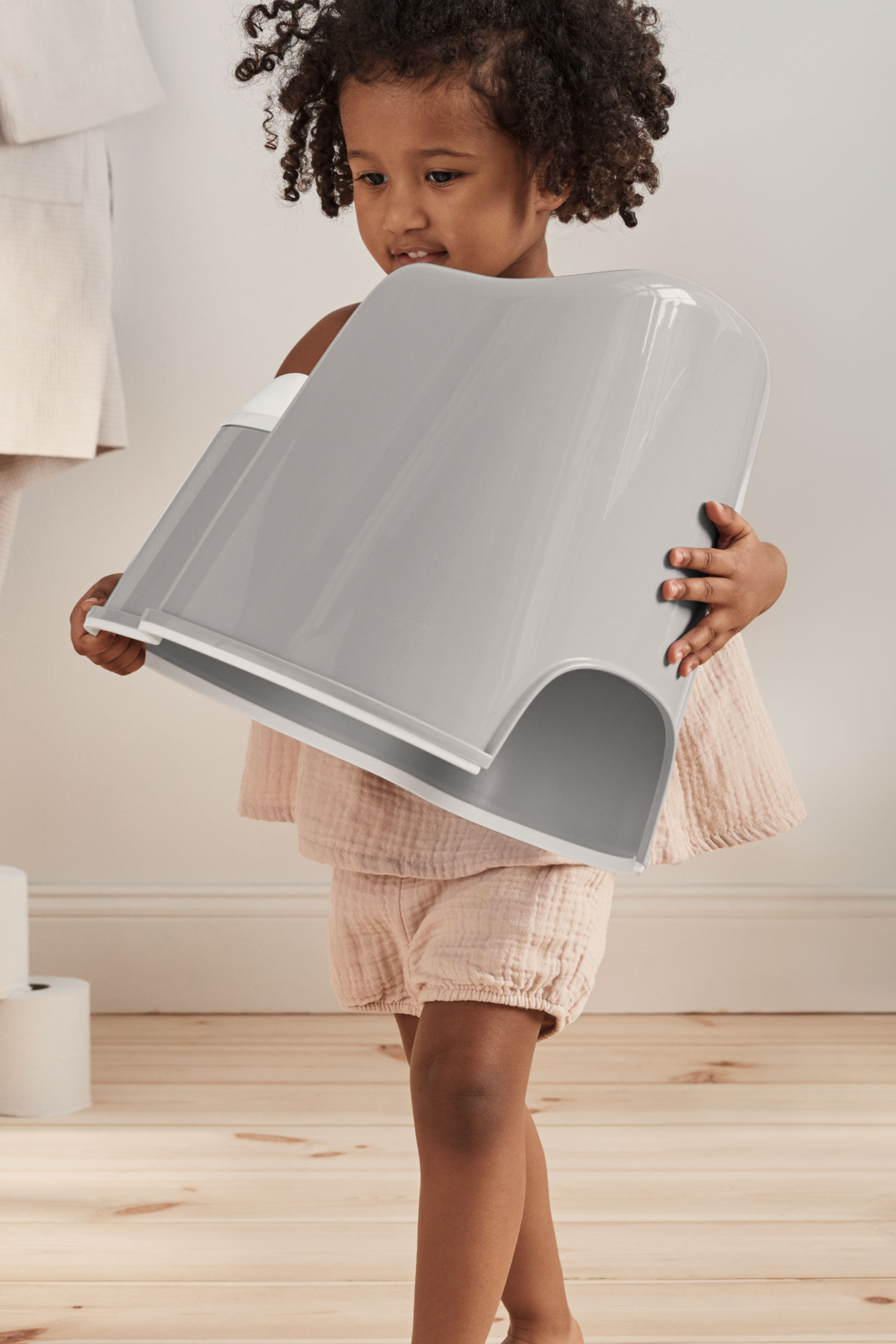 Comfy potty chair in lovely colors | BabyBjörn