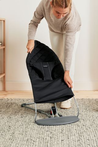 Bouncer Bliss Black - Cotton, Classic quilt - Dark gray frame BabyBjörn