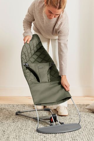 Bouncer Bliss in Dark green woven, easy to wash - BabyBjörn