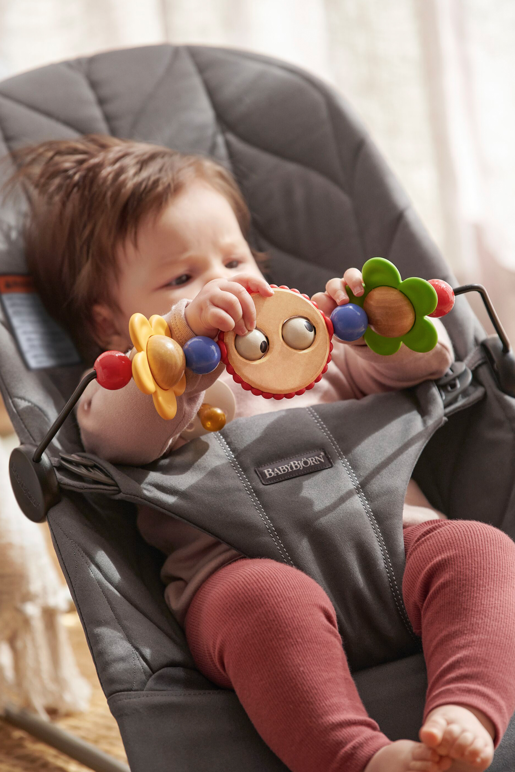 Fun toy for baby bouncer | BabyBjörn