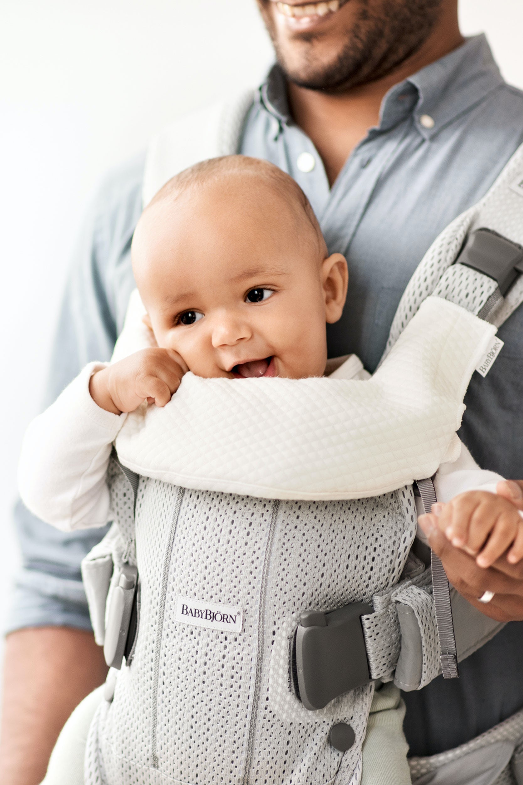 Bavoir pour Porte-bébé One - Blanc (BabyBjörn) - Image 3