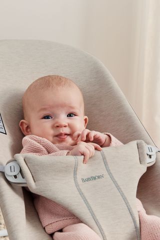 Bouncer Bliss—cozy for your newborn | BabyBjörn