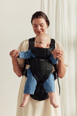 Mochila Portabebés Move - BabyBjörn • Maminens. La tienda del Bebé en Gavà  del Baix Llobregat