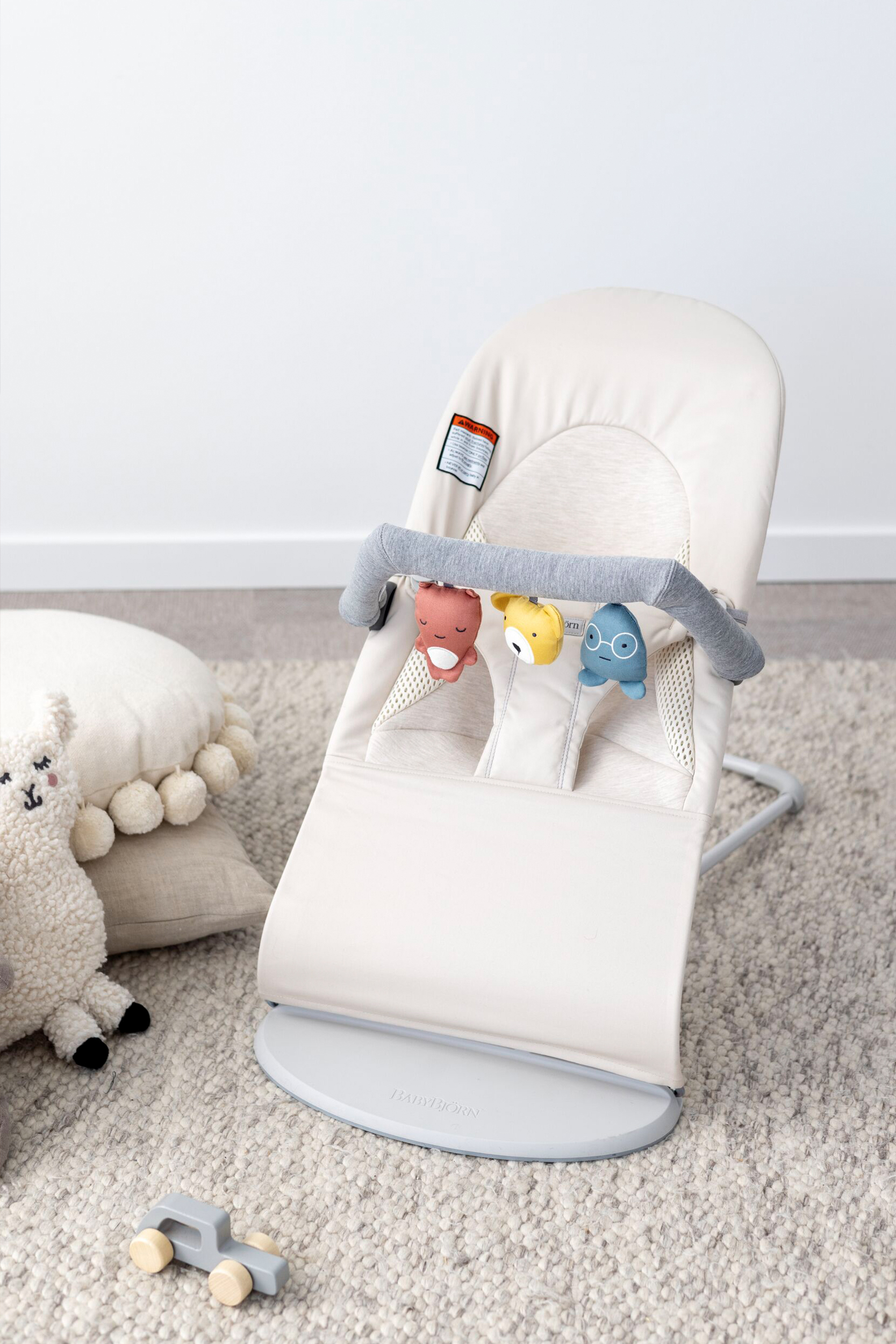 Soft and fun toy for baby bouncer | BabyBjörn