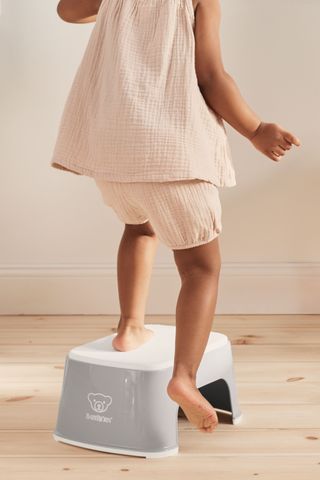 Sgabello per bambini a 2 livelli, sgabello per bambini, bagno con piedini  antiscivolo e superficie, multifunzione, portata fino a 113 kg : :  Prima infanzia