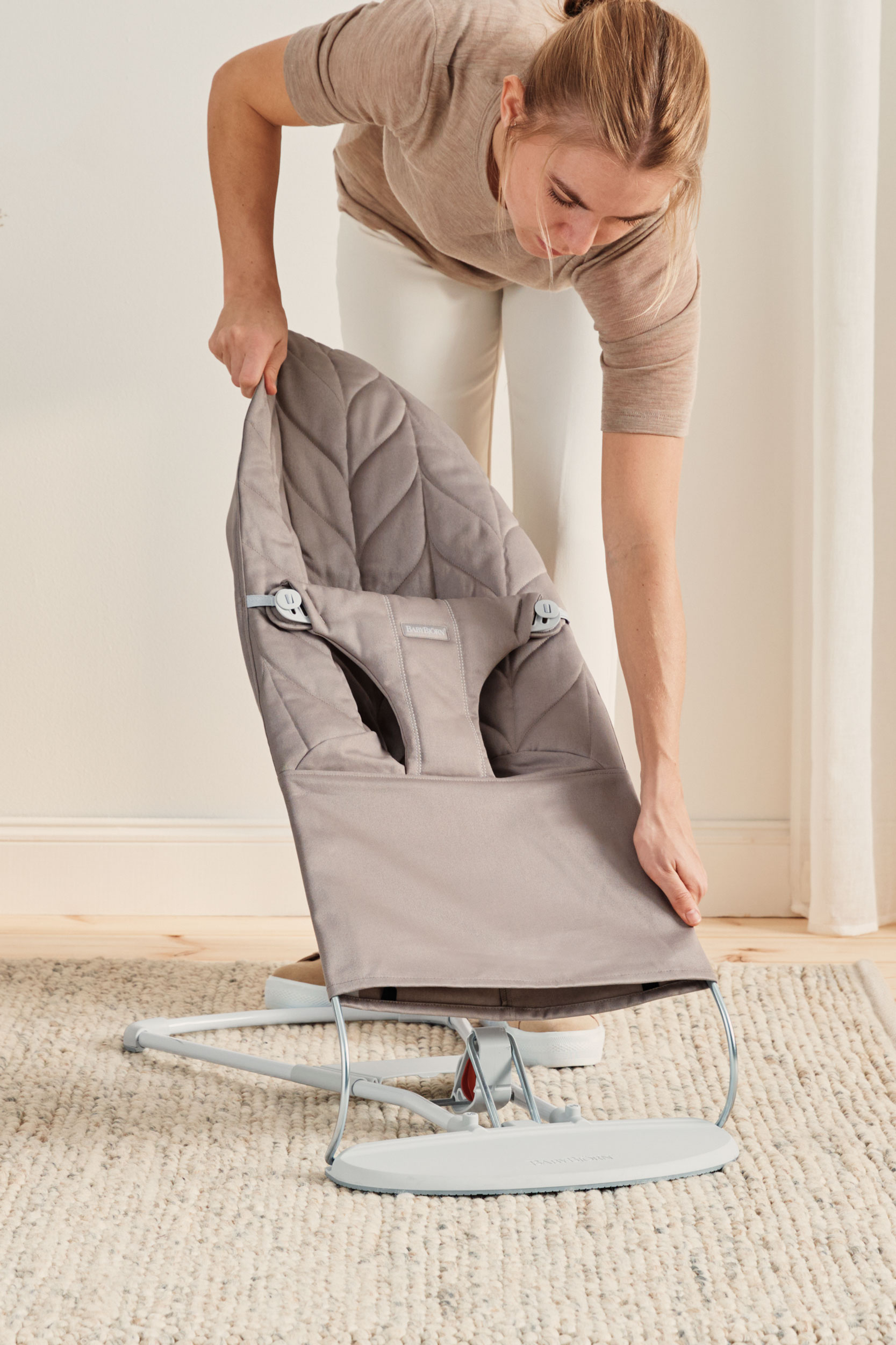 Transat Bliss - Gris sable / Tissé, matelassage Pétale / Gris clair (BabyBjörn) - Image 7