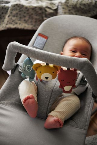 Bouncer Bundle with Toy Light grey  3D Jersey  Soft friends BabyBjörn