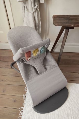 Bouncer Bundle with Toy Light grey  3D Jersey  Soft friends BabyBjörn