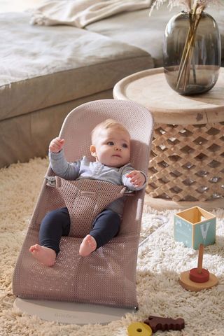 Babywippe Bliss schon fur Neugeborene BabyBjorn