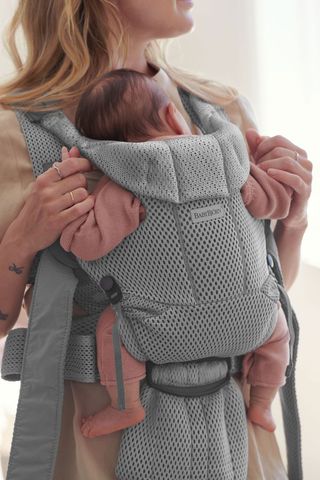 Get going with ergonomic Baby Carrier Move BabyBjorn