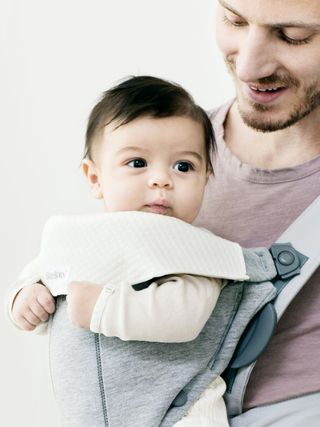 Bib for Baby Carrier Mini and Free, 2-pack White BabyBjörn