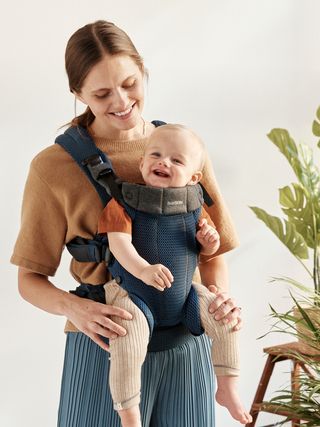 Baby Carrier Harmony—comfy, padded back support | BabyBjörn