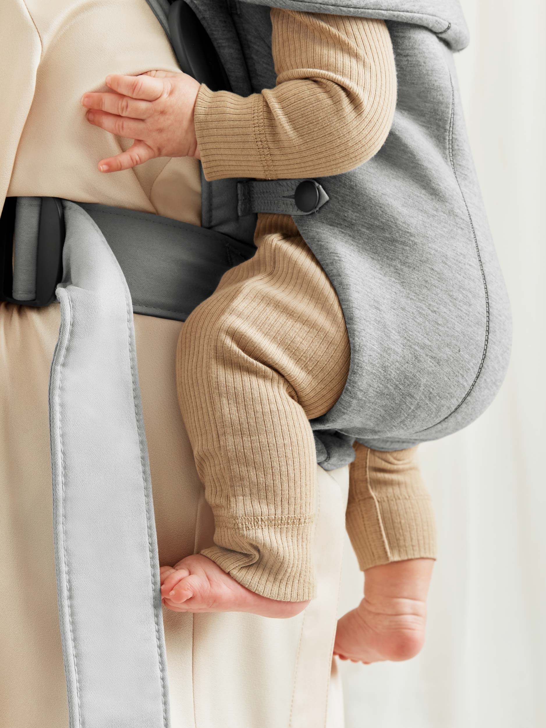 Porte-bébé Mini - Gris clair / Jersey 3D (BabyBjörn) - Image 9