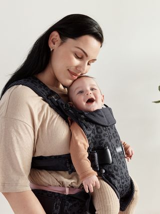 Baby Carrier One Air in flexible, airy mesh | BabyBjörn