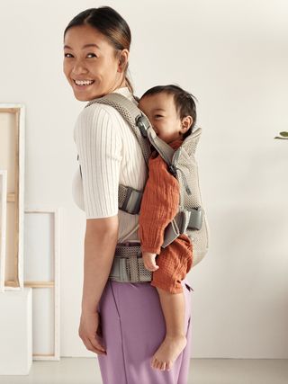 Baby Carrier One Air in flexible, airy mesh | BabyBjörn