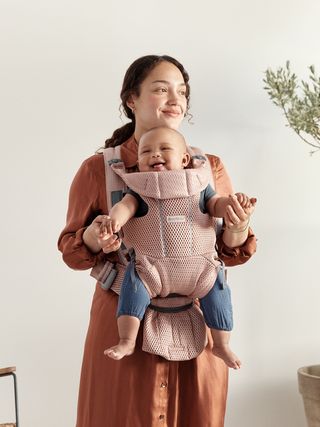 Get going with ergonomic Baby Carrier Free BabyBjorn