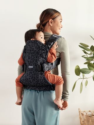 Baby Carrier One Air Anthracite/Leopard - 3D Mesh BabyBjörn