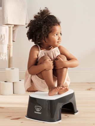 BABYBJORN Step Stool Black