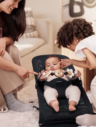 Bouncer Bundle with Toy Black  Mesh  Googly eyes black and white BabyBjörn