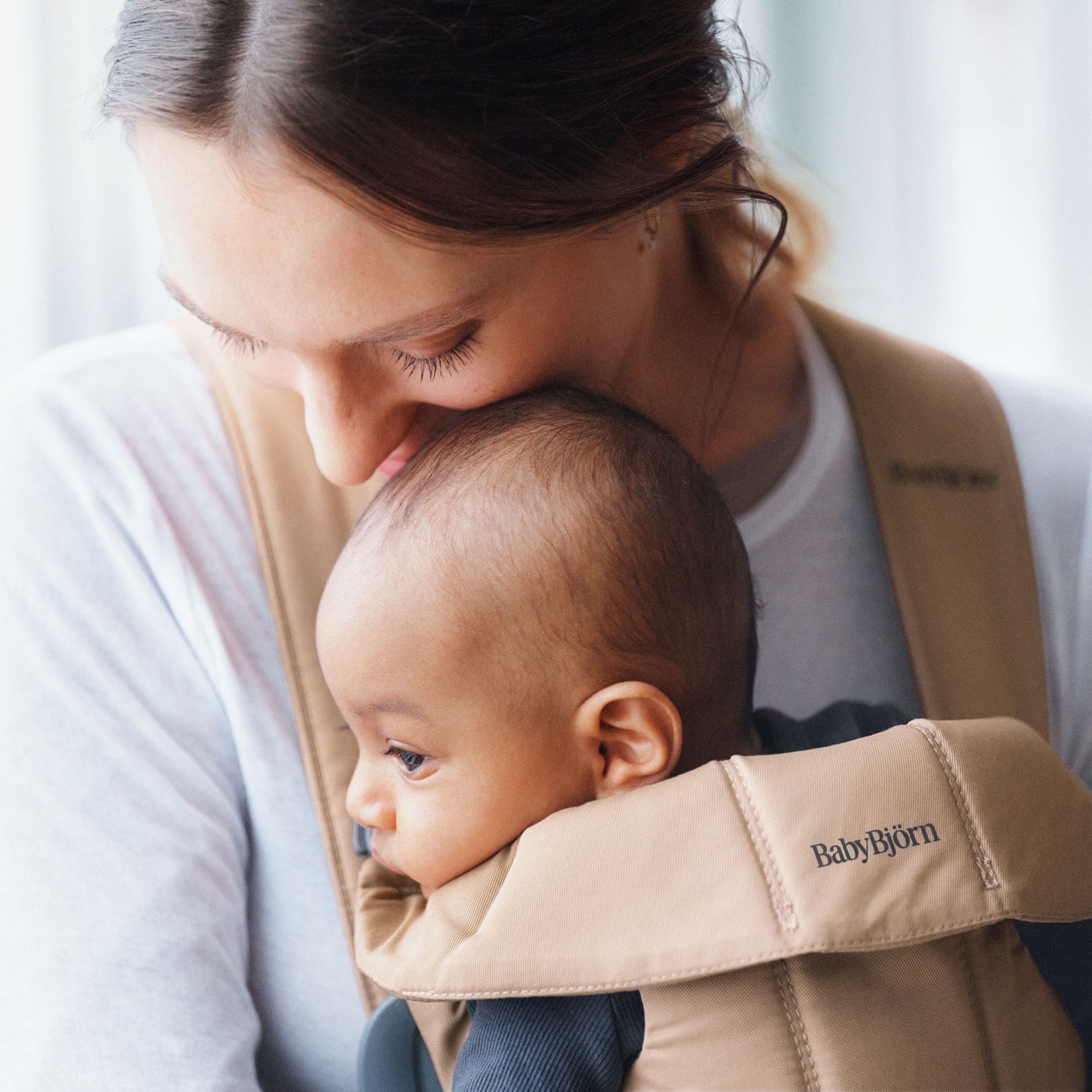 bonding-in-beige-baby-carrier-