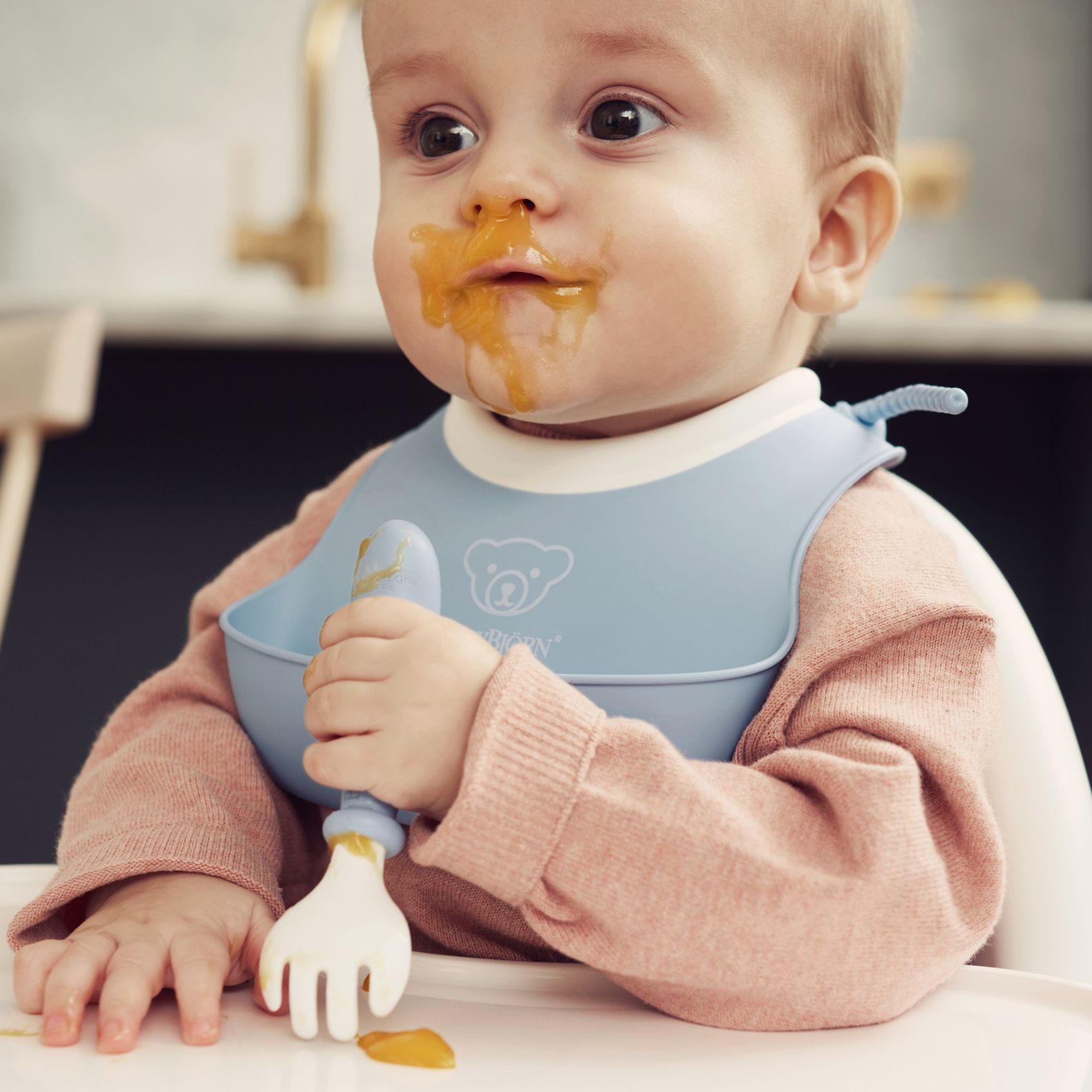 Your baby and food, small Baby Bib and baby fork - BabyBjörn