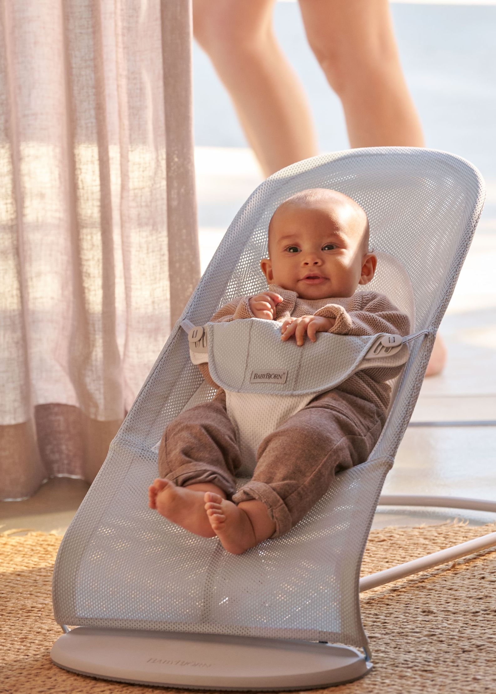 Bouncer Balance Soft in Silver/white mesh - BabyBjörn