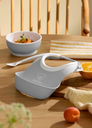 Baby Feeding set in with feeding spoon, bowl and small bib - BabyBjörn