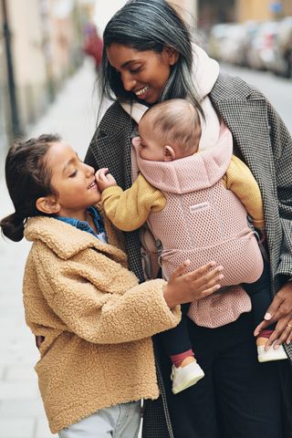 Baby Carrier Move Free dusty pink mesh BabyBjörn