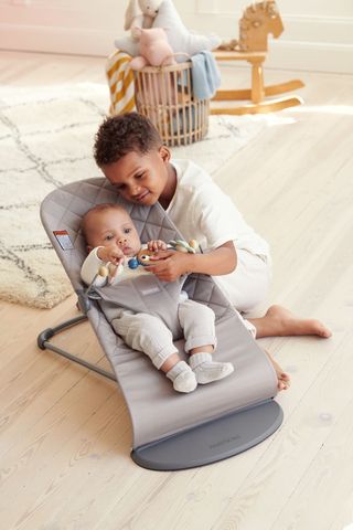 Baby bjorn outlet bouncer bar