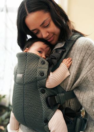 Find the right baby carrier for you, take the digital quiz from BabyBjörn