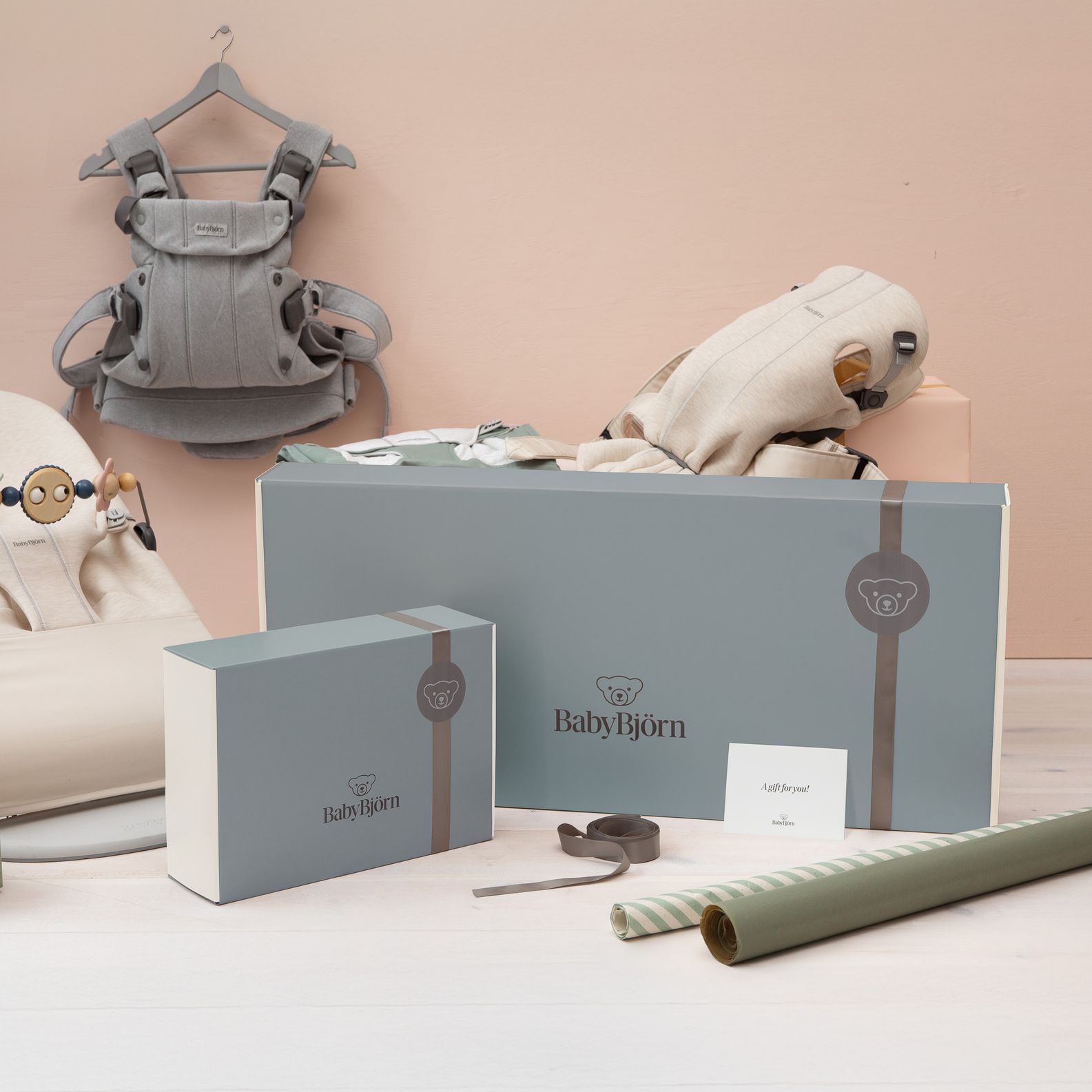 Gift wrapping with personal gift message - BabyBjörn