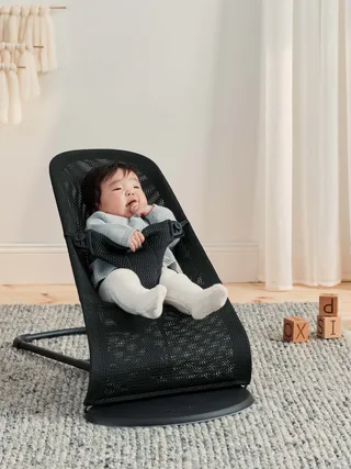 Baby Bjorn Bouncer Bliss Cotton Classic Quilt (Black/Dark Grey Frame)