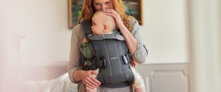 A scientific study on babies’ hip positions in baby carriers