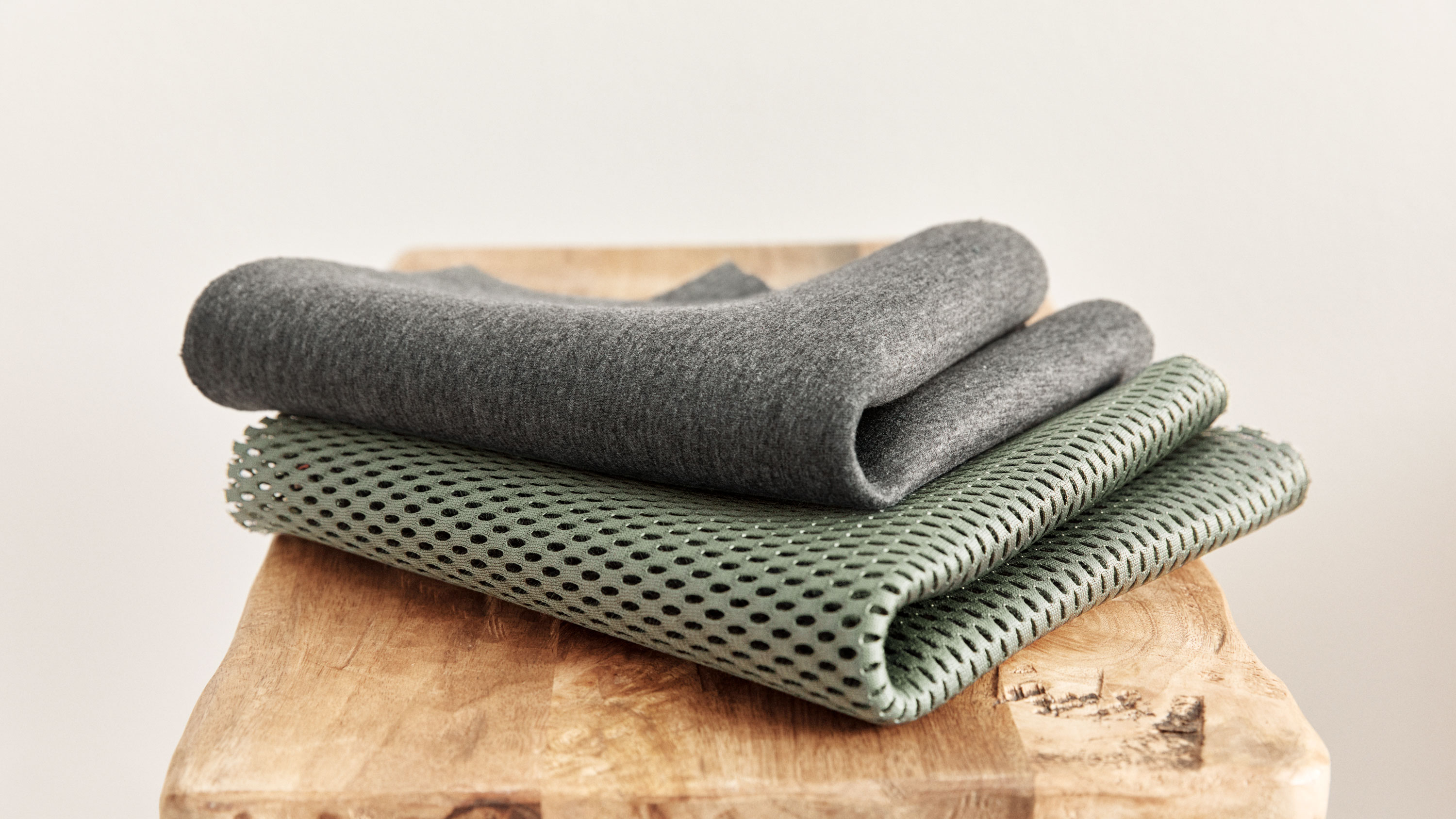 Soft 3D Jersey and airy and soft 3D Mesh